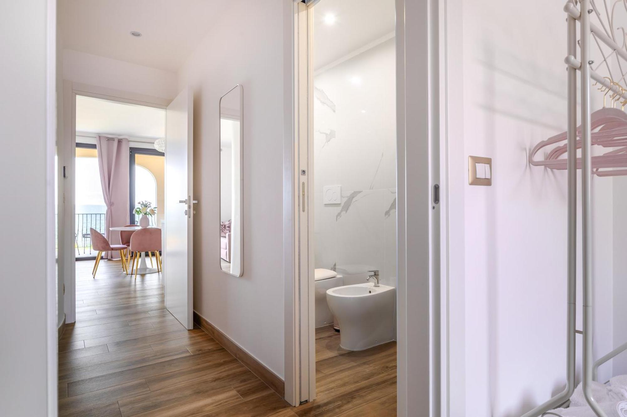 Casa Vacanze Maddalena - Palazzetto Sul Lago - Diamante Rosa Marta Ngoại thất bức ảnh